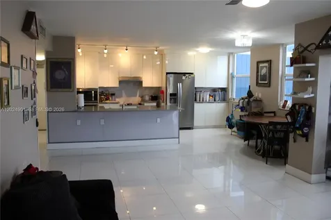 4200 Hillcrest Drive Hollywood FL 33021