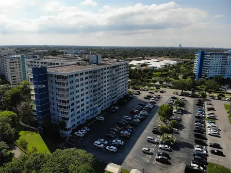 4200 Hillcrest Drive Hollywood FL 33021