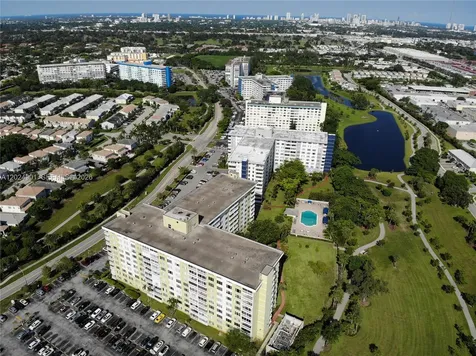 4200 Hillcrest Drive Hollywood FL 33021