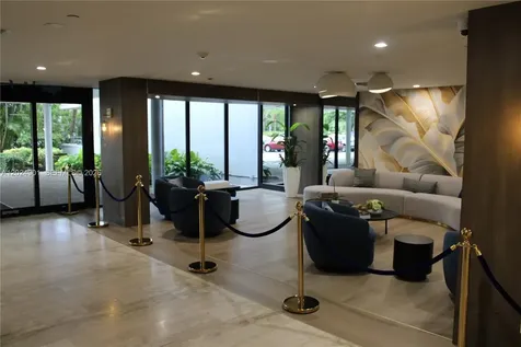 4200 Hillcrest Drive Hollywood FL 33021