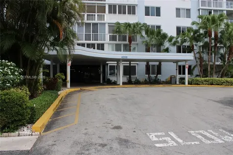 4200 Hillcrest Drive Hollywood FL 33021