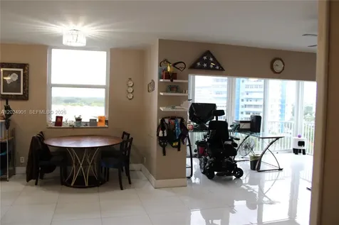 4200 Hillcrest Drive Hollywood FL 33021