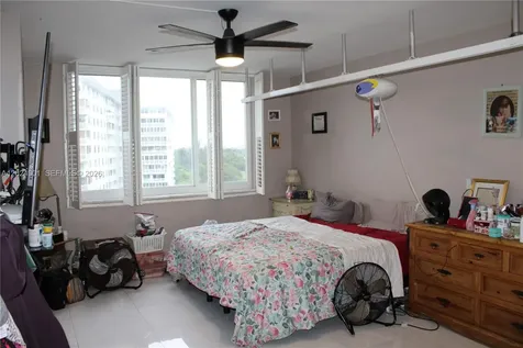 4200 Hillcrest Drive Hollywood FL 33021