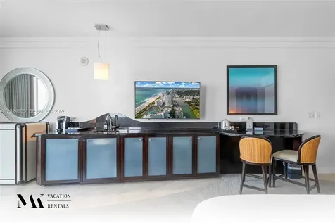 4391 Collins Avenue Miami Beach FL 33140