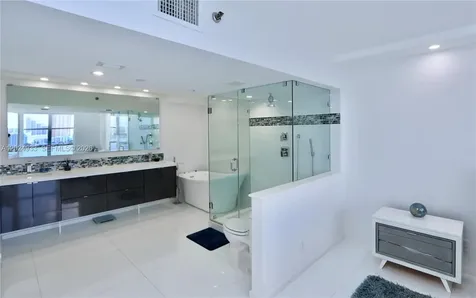 3600 Mystic Pointe Drive Aventura FL 33180