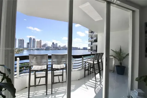 3600 Mystic Pointe Drive Aventura FL 33180