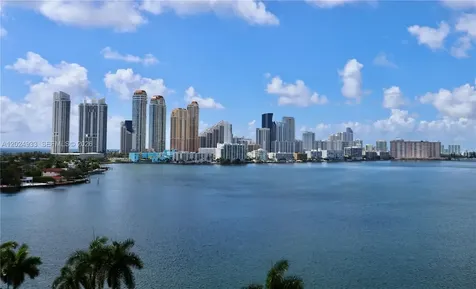 3600 Mystic Pointe Drive Aventura FL 33180