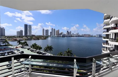 3600 Mystic Pointe Drive Aventura FL 33180