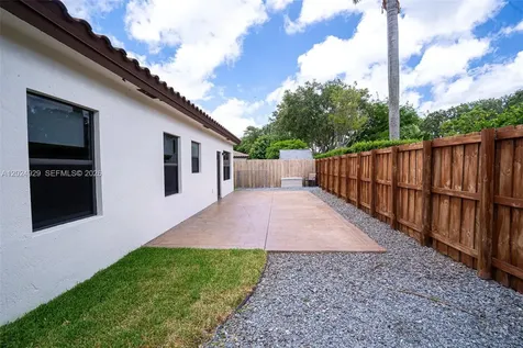 2655 NE 2nd Drive Homestead FL 33033
