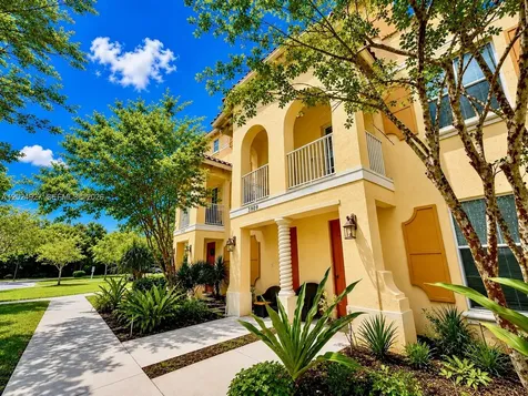 3909 White Peacock Lane Coconut Creek FL 33073