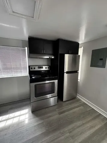 1121 NW 40th Street Miami FL 33127