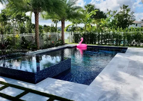 Hollywood FL 33021