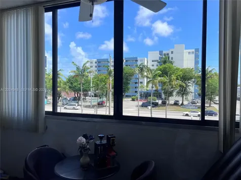 5055 NW 7th Street Miami FL 33126