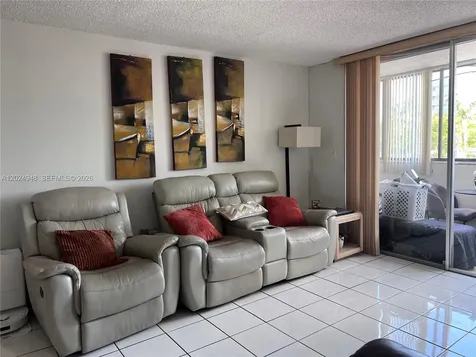 5055 NW 7th Street Miami FL 33126
