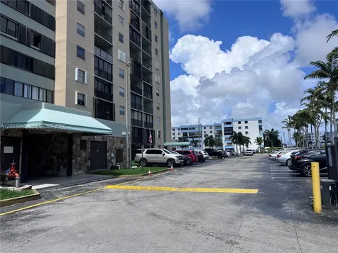 5055 NW 7th Street Miami FL 33126