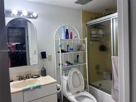 5055 NW 7th Street Miami FL 33126