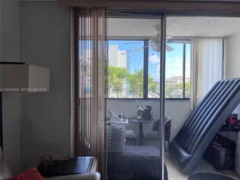 5055 NW 7th Street Miami FL 33126