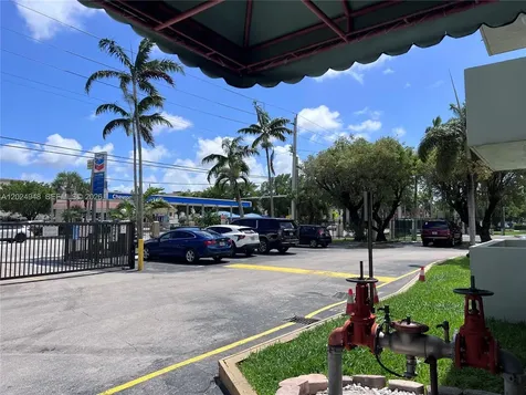 5055 NW 7th Street Miami FL 33126