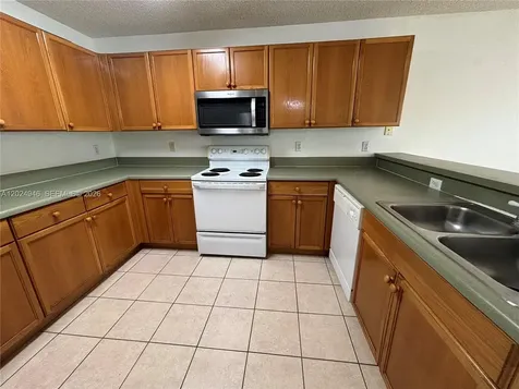 9283 NW 54th Street Sunrise FL 33351