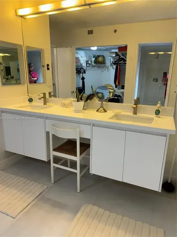 3600 Mystic Pointe Drive Aventura FL 33180