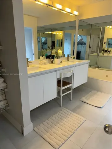 3600 Mystic Pointe Drive Aventura FL 33180