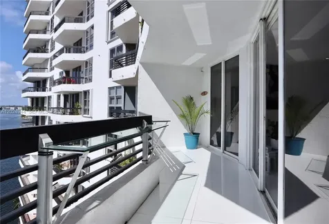 3600 Mystic Pointe Drive Aventura FL 33180