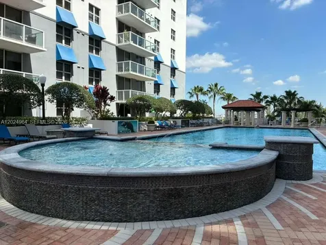 5085 NW 7th Street Miami FL 33126