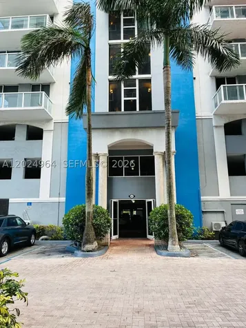 5085 NW 7th Street Miami FL 33126