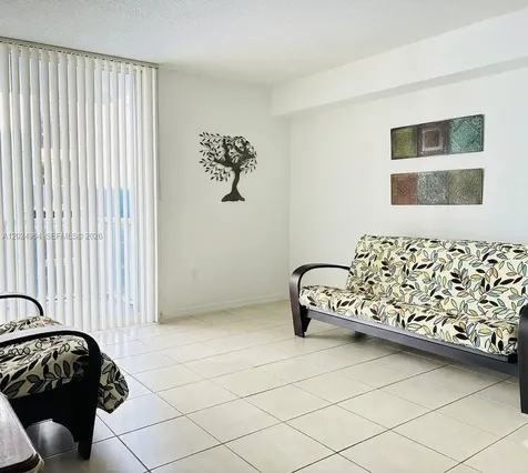 5085 NW 7th Street Miami FL 33126
