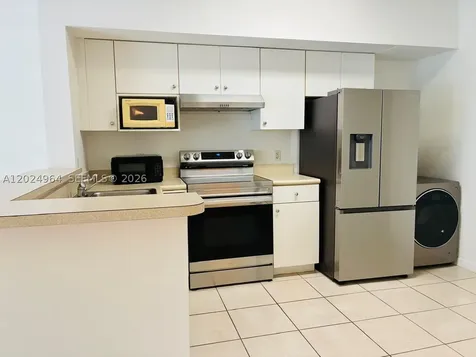 5085 NW 7th Street Miami FL 33126