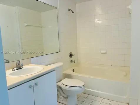 5085 NW 7th Street Miami FL 33126