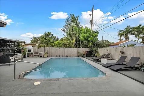 530 NW 39th Street Oakland Park FL 33309