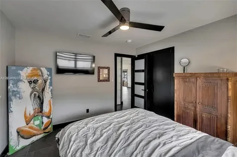 530 NW 39th Street Oakland Park FL 33309