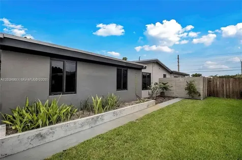 530 NW 39th Street Oakland Park FL 33309