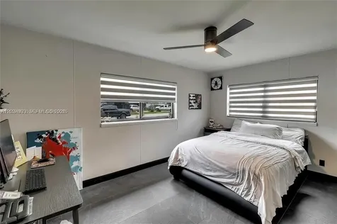 530 NW 39th Street Oakland Park FL 33309