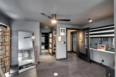 530 NW 39th Street Oakland Park FL 33309