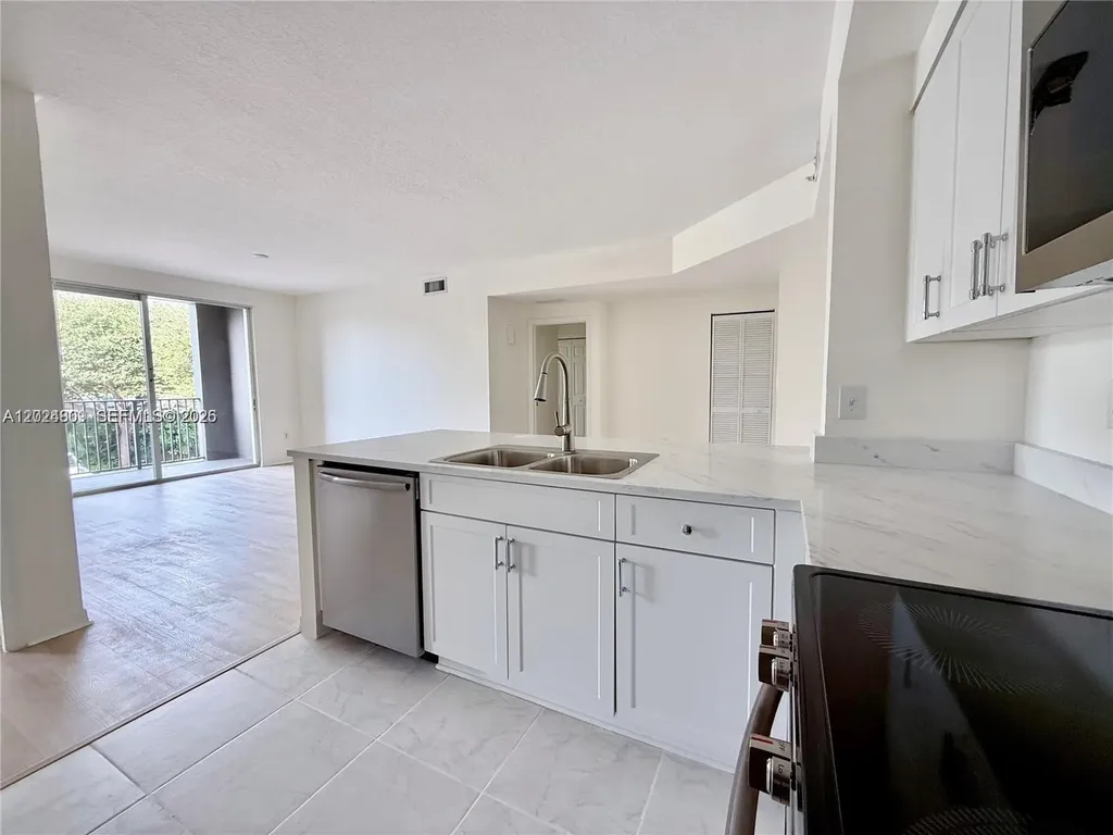 6851 SW 44th Street Miami FL 33155
