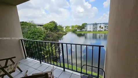 502 NW 87th Avenue Miami FL 33172