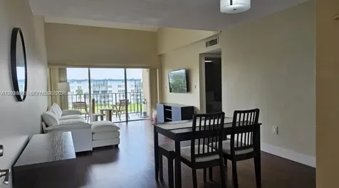 502 NW 87th Avenue Miami FL 33172