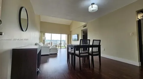 502 NW 87th Avenue Miami FL 33172