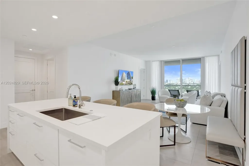 153 N Seabreeze Fort Lauderdale FL 33304
