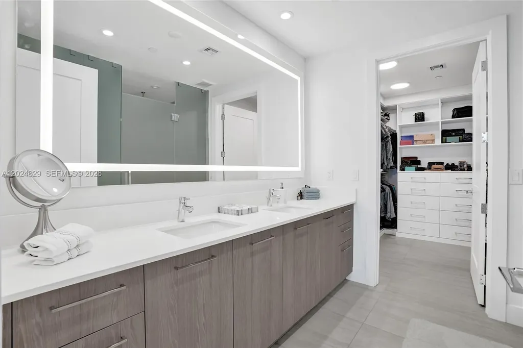 153 N Seabreeze Fort Lauderdale FL 33304