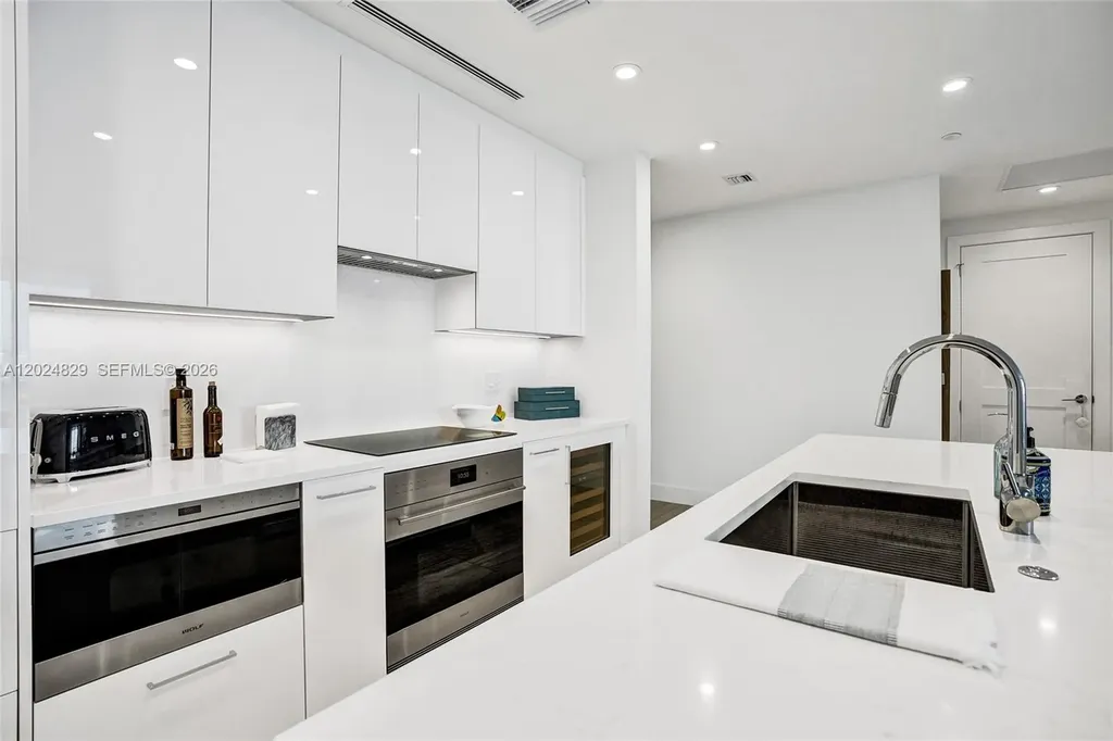 153 N Seabreeze Fort Lauderdale FL 33304
