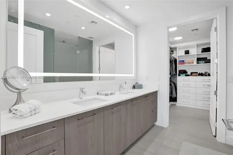 153 N Seabreeze Fort Lauderdale FL 33304