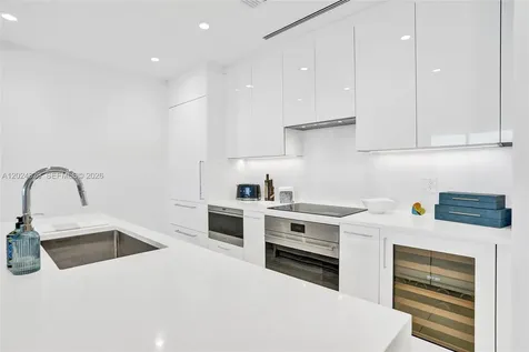 153 N Seabreeze Fort Lauderdale FL 33304