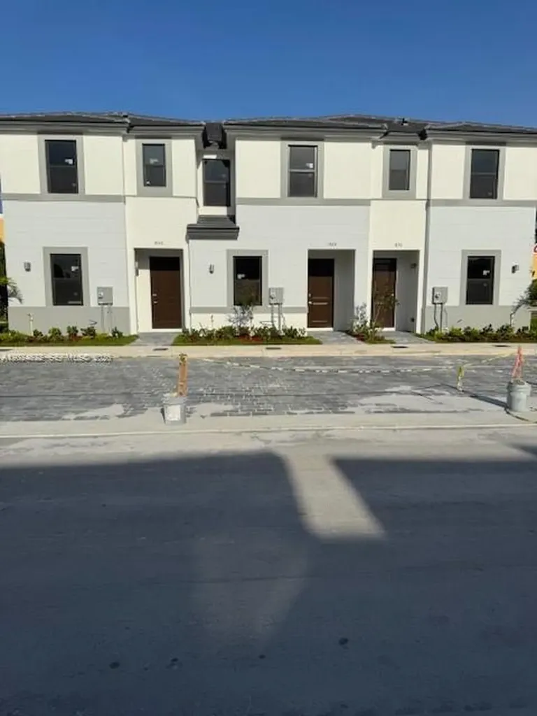 122 NW 10th Terrace Florida City FL 33034