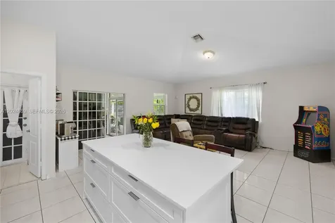 7831 NW 160th Terrace Miami Lakes FL 33016
