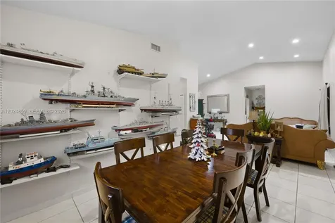 7831 NW 160th Terrace Miami Lakes FL 33016