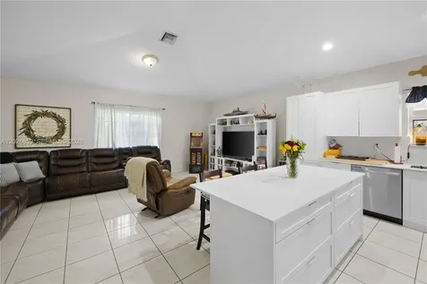 7831 NW 160th Terrace Miami Lakes FL 33016
