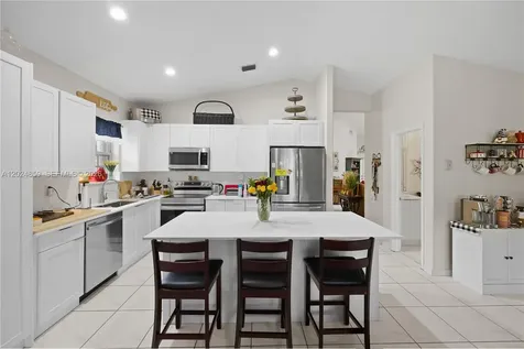 7831 NW 160th Terrace Miami Lakes FL 33016